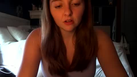 Snapshot of brunettebaby040 chatting on September 14, 6:17 pm brunettebaby040 online show from September 14, 6:17 pm