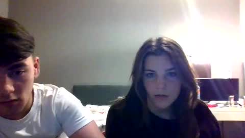 brunettecouple2007 online show from March 18, 9:20 pm