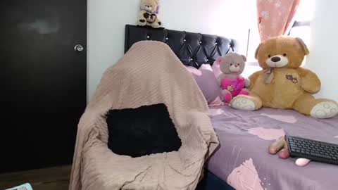 hot online show from February 1, 5:37 pm