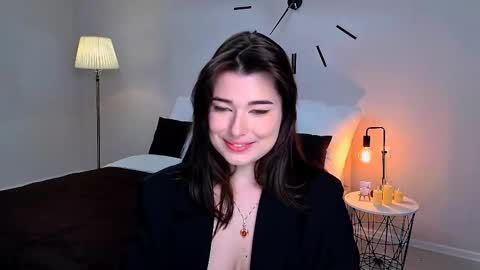 Ari online show from February 11, 3:02 pm