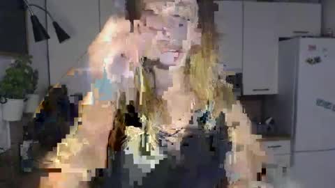 Buffy online show from October 27, 3:29 pm