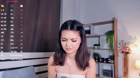 Aria online show from December 18, 9:03 am