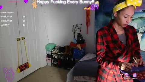 Snapshot of bunnycheekz chatting on February 6, 11:48 pm Tokki  bunny  online show from February 6, 11:48 pm