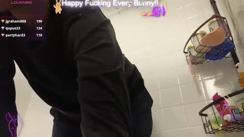 Snapshot of bunnycheekz chatting on January 12, 5:13 am Tokki  bunny  online show from January 12, 5:13 am