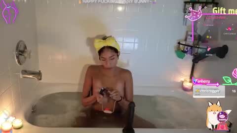 Snapshot of bunnycheekz chatting on September 13, 10:07 pm Tokki  bunny  online show from September 13, 10:07 pm