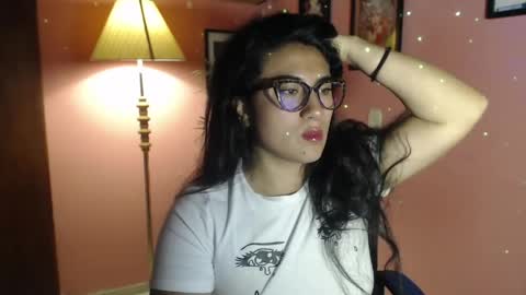 bunnyEmilyR0s33 online show from April 29, 8:28 am