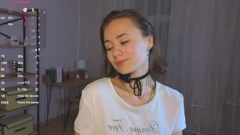 Lizy online show from July 11, 7:47 pm