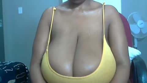 Snapshot of bustytessa37 chatting on February 13, 4:39 pm bustytessa37 online show from February 13, 4:39 pm