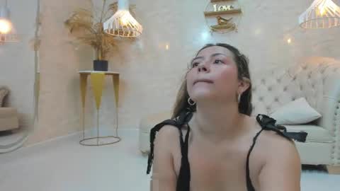 Camii Sweet  online show from April 27, 8:06 pm