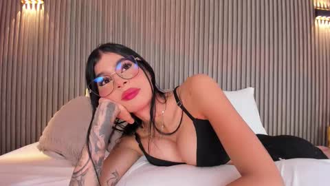 Caitlyn  online show from February 26, 11:53 am