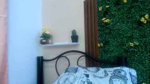 calimasalas2 online show from February 22, 12:55 am