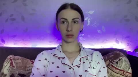 Anna online show from March 6, 9:09 pm