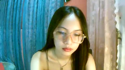 Freya online show from October 5, 6:40 am