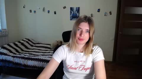 callmesweett online show from May 11, 10:28 am