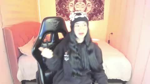 Snapshot of camiilaatorres chatting on October 14, 6:43 pm camila online show from October 14, 6:43 pm