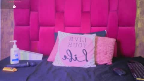 camila__bouzas online show from March 13, 11:00 am