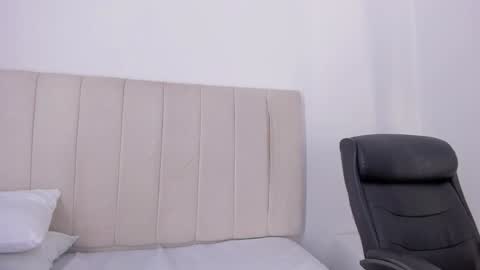 Snapshot of camila_adams chatting on February 6, 10:21 pm Cami online show from February 6, 10:21 pm