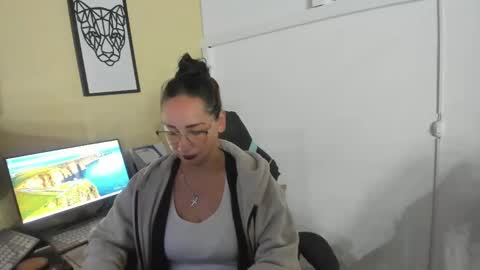 camila_bj online show from May 13, 5:02 am