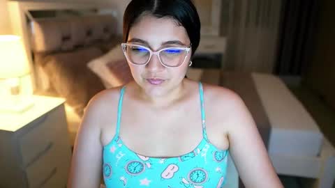 Camila buitrago online show from December 14, 11:10 pm