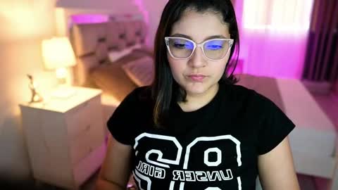 Snapshot of camila_buitrago chatting on March 8, 8:57 pm Camila buitrago online show from March 8, 8:57 pm