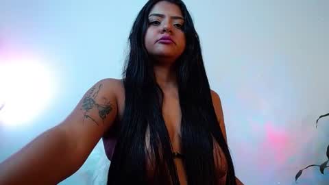 camila_torresss online show from August 4, 8:48 pm