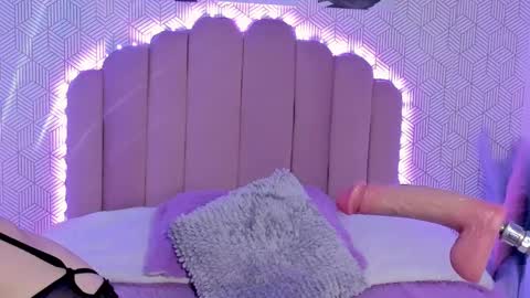 Snapshot of camilarivers chatting on March 6, 12:30 pm Camila online show from March 6, 12:30 pm