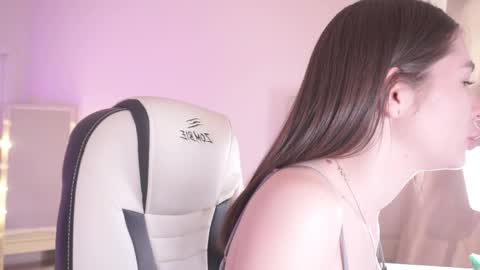 Camilla online show from April 27, 8:11 am