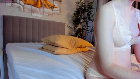 Camilla online show from March 16, 1:52 am