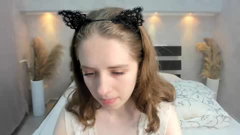 Snapshot of camilla_kelly chatting on October 16, 1:19 am Camilla online show from October 16, 1:19 am