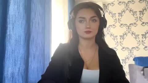 Snapshot of cancychill chatting on October 31, 9:57 am Kate online show from October 31, 9:57 am