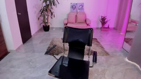 Snapshot of candy_fox_19 chatting on October 8, 8:02 pm candy_fox_19 online show from October 8, 8:02 pm