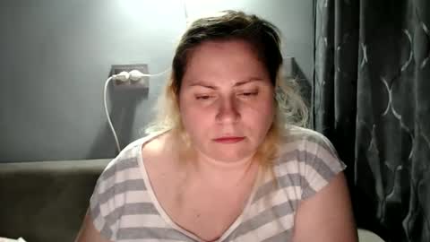 Laura online show from October 4, 11:09 pm