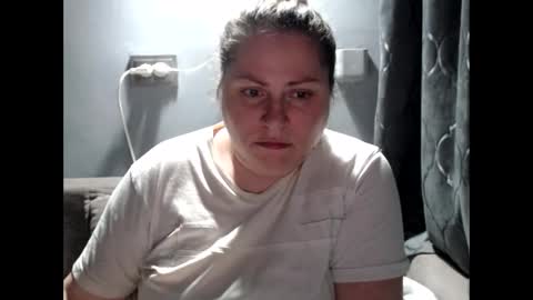 Laura online show from November 30, 11:42 pm