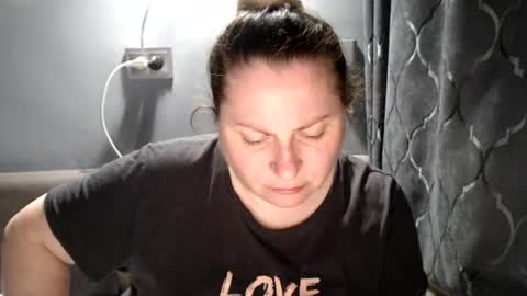 Laura online show from July 30, 9:15 pm