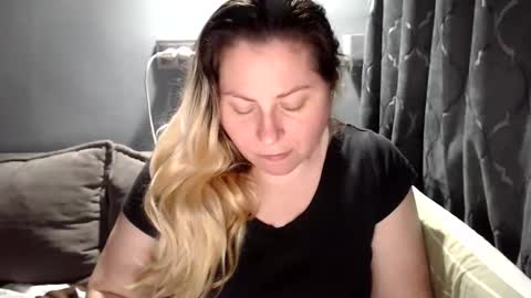 Laura online show from March 12, 8:22 pm