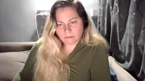 Laura online show from March 4, 8:48 pm