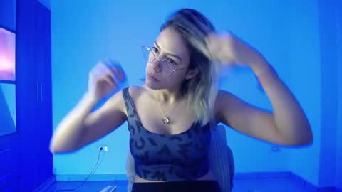 Candy Dowson online show from October 30, 9:44 am