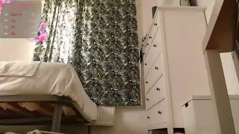 candyliciousss online show from June 16, 6:36 am
