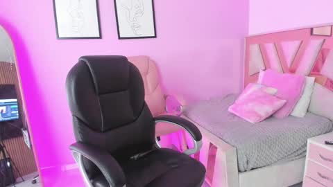 Violetta online show from December 17, 4:00 pm