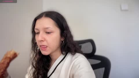 Snapshot of cappuccinokiss chatting on March 6, 9:47 am Emma online show from March 6, 9:47 am