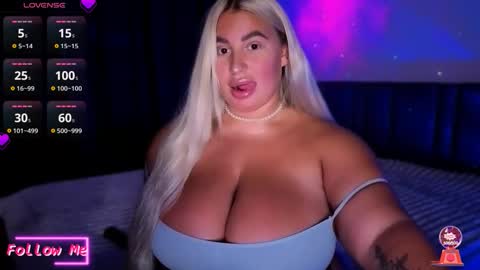 Snapshot of cara__harris chatting on October 20, 4:43 pm . . online show from October 20, 4:43 pm