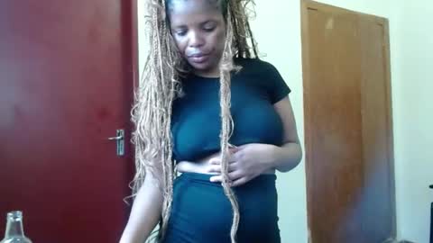 fifi online show from October 28, 12:00 pm