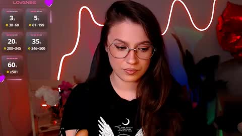 Mary online show from June 3, 3:06 pm