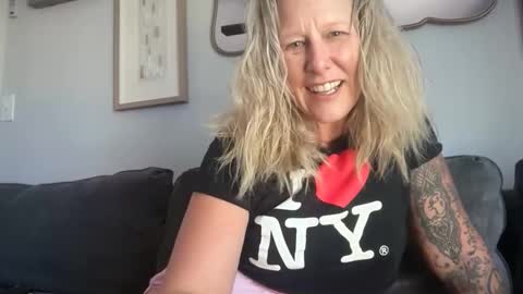 carebear5719 online show from March 20, 5:07 pm