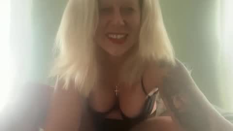 carebear5719 online show from June 4, 10:25 pm