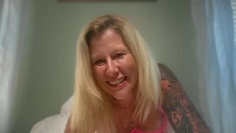 carebear5719 online show from June 24, 8:52 pm