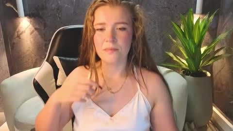 Snapshot of carla_tp chatting on October 4, 3:27 pm Carla online show from October 4, 3:27 pm