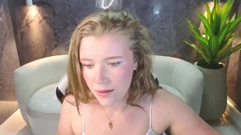Snapshot of carla_tp chatting on October 15, 2:47 am Carla online show from October 15, 2:47 am