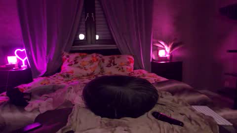 Luci online show from November 10, 8:04 pm