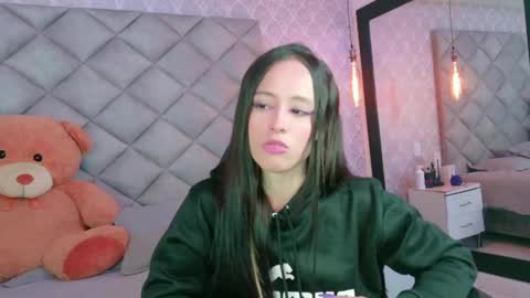 caro_adams1 online show from November 17, 12:39 pm